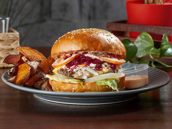 Вмясо - Бургер С брусничным соусом