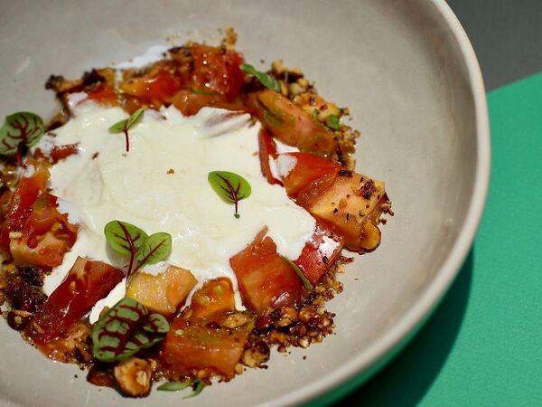 Беz прелюдий - Страчателла с томатами и песто