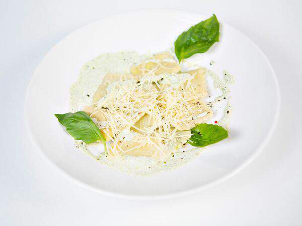 Траттория пицца - Равиоли с цыпленком и соусом Песто