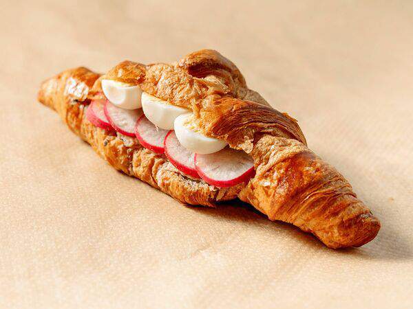 Bradbury coffee - Круассан с тунцом