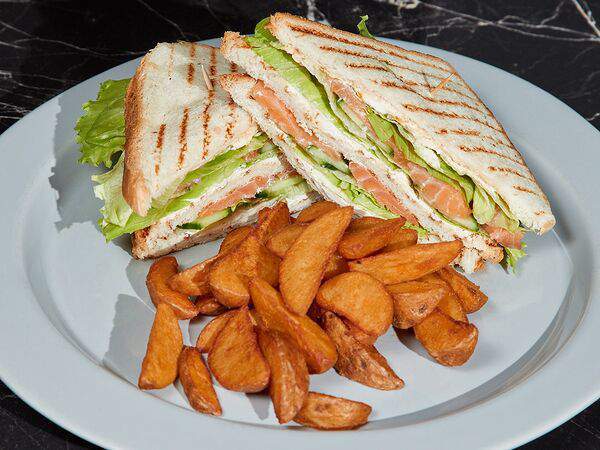 Изи - Сэндвич с лососем