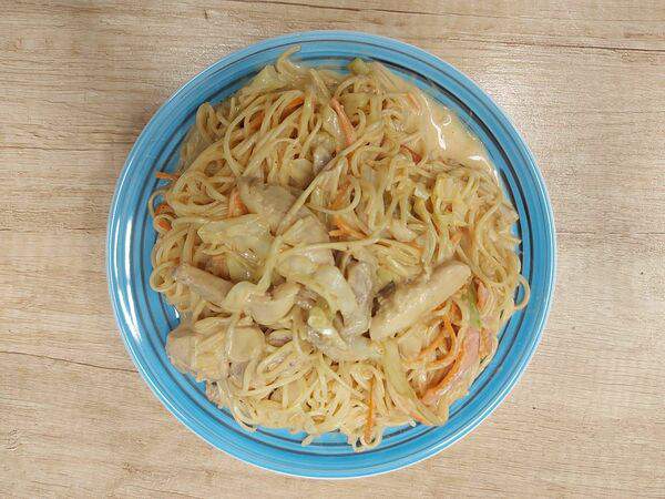 Cуши-соро - Яичная лапша с курицей в соусе терияки