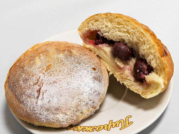 Пирожковая - Пирожок с вишней