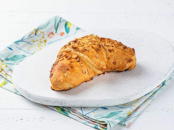 Пряно-румяно - Круассан с клубникой