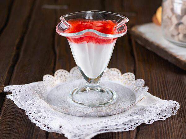 Буфетъ - Панна котта с клубникой