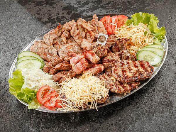 Югославия - Микс гриль на три или четыре персоны