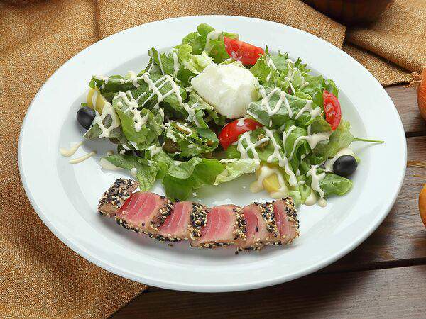 Бирхаус - Французский салат Нисуаз с тунцом