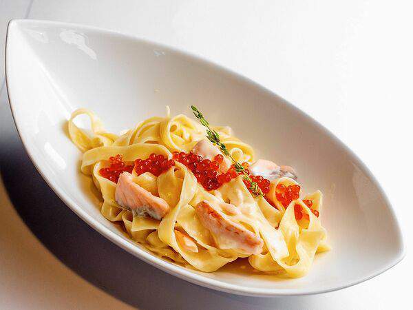 Scoozi - Паста с подкопченным лососем и красной икрой