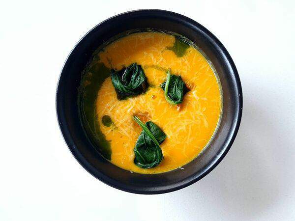 GM cafe - Суп-пюре из тыквы/пармезан