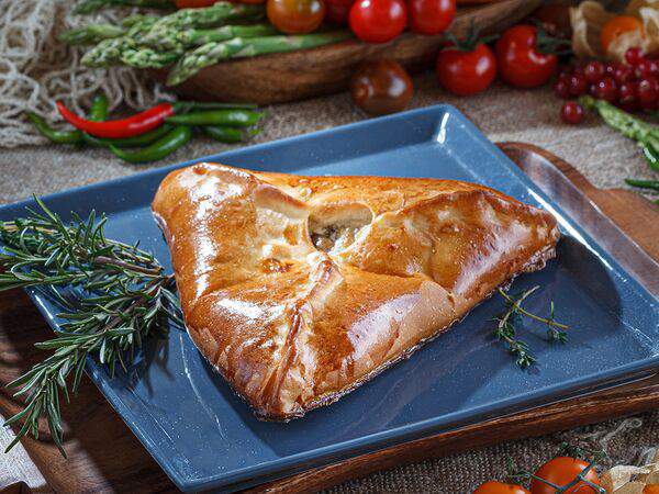 Кафе-пекарня Susser - Пирог с курицей и грибами