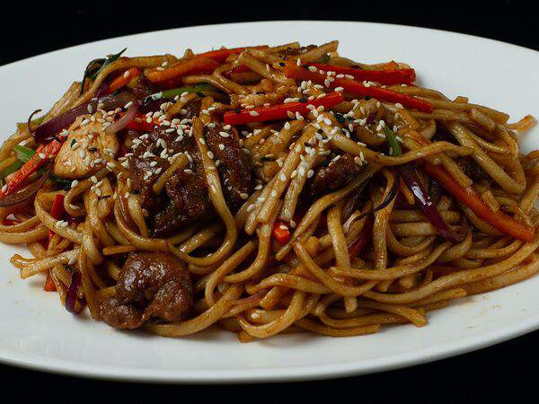 AzianA - Лапша Удон с курицей и говядиной терияки