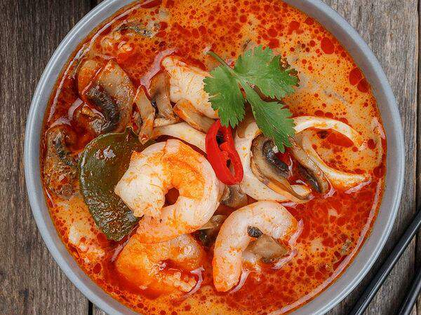 Дед Хо - Том ям и рис на пару