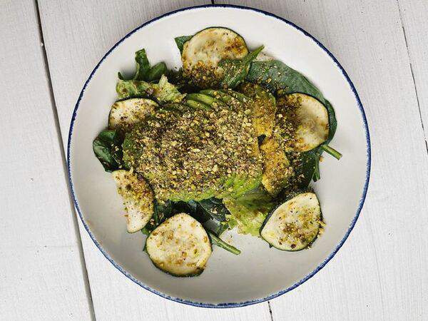 Lilu kitchen - Салат с авокадо и цукини