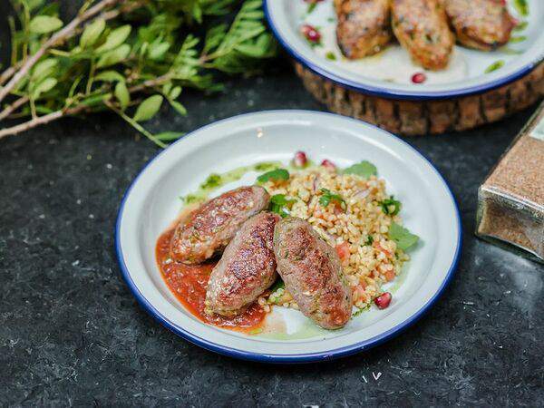 Ezo - Кебабчик из баранины с булгуром и песто из кинзы