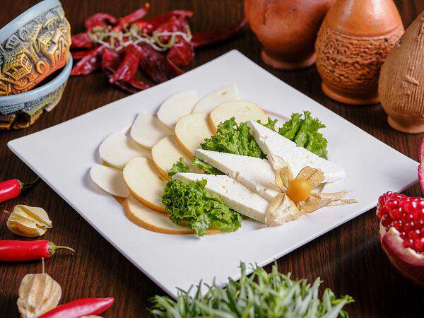 Пиросмани - Ассорти из кавказских сыров