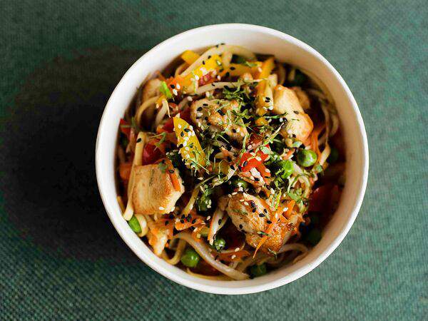 Где-то в Азии - Вок с курицей