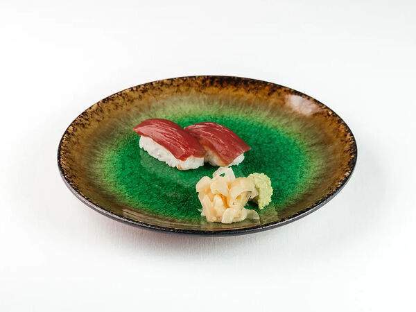 Avocado queen - Суши с тунцом