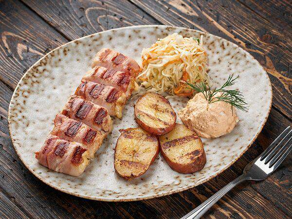 Югославия гриль - Куриное филе в беконе на гриле