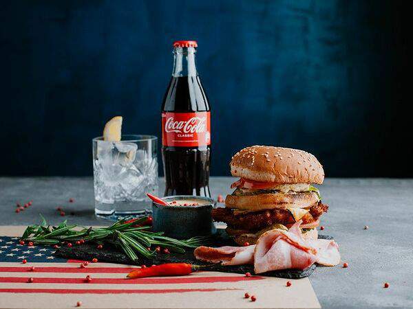 Молодость Kitchen & Bar - Бургер с курицей Кацу