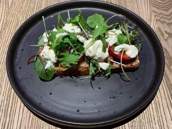 Lyric - Брускетта томаты страчателла