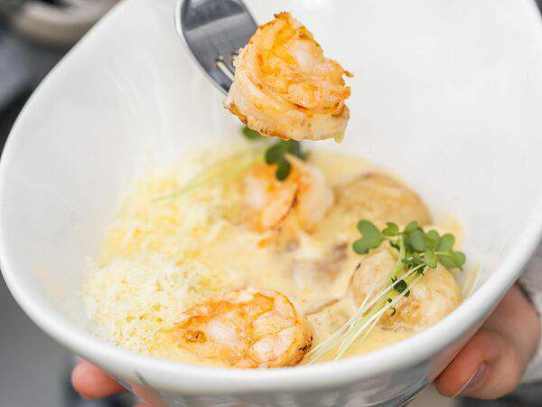 Zanoza Open Bar - Ньокки в сливочном соусе с креветками