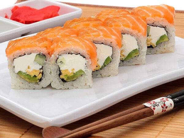 Sushiwoker - Ролл Филадельфия с омлетом