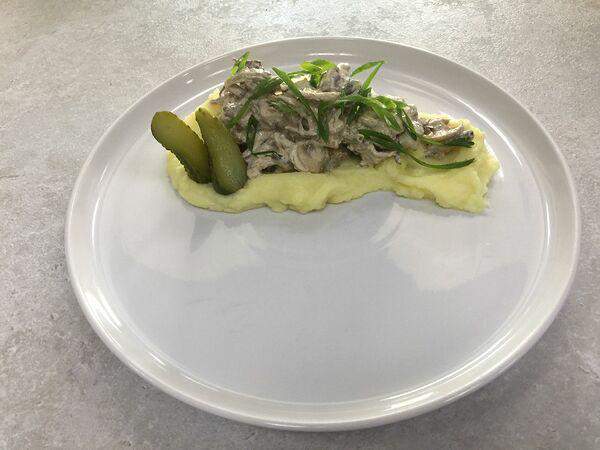 Галерея - Бефстроганов с картофельным пюре