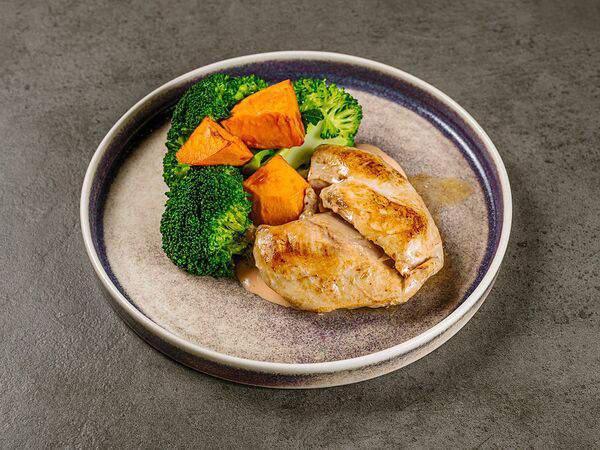 12 - Курица су-вид с брокколи и бататом