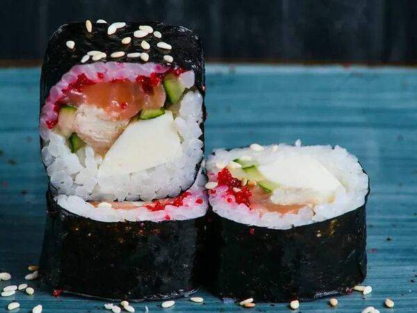 Вокруг суши - Футо маки угорь и лосось