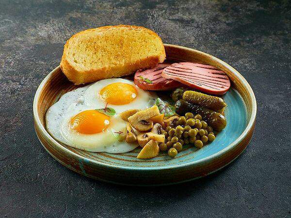 Двор Помидор - Яичница-глазунья с колбасой