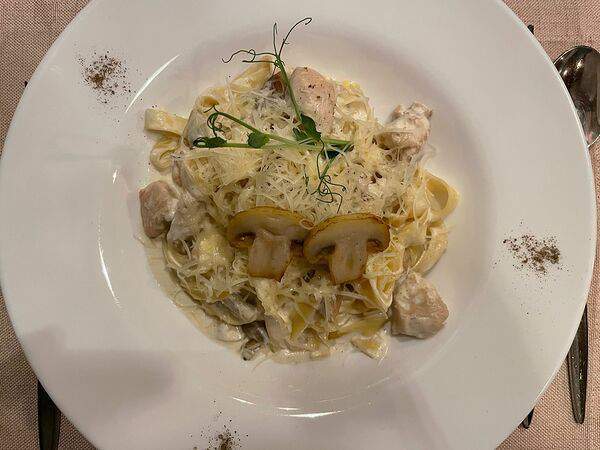 Бо-Бо - Феттуччине с грибами и курицей