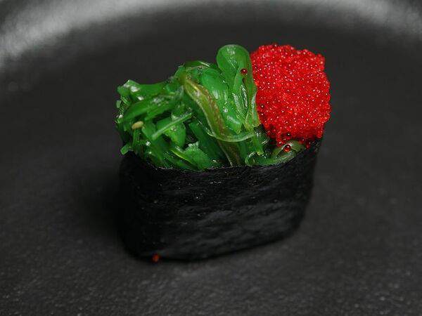 Рога лося - Гункан с чукой и икрой тобико