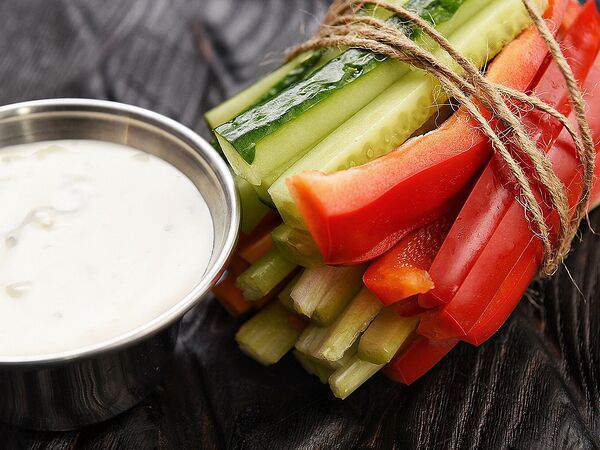 Смокерная BBQ - Свежие овощи с соусом Блю Чиз