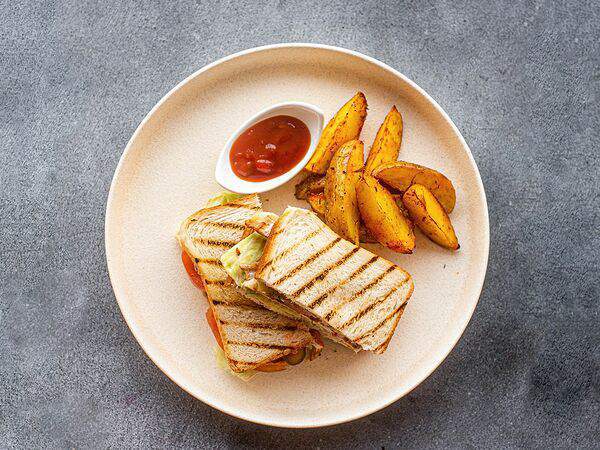 До двери - Клаб-сэндвич с курицей и картофелем айдахо