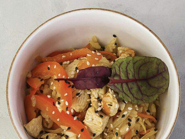 Яем - Вок курица с соусом карри