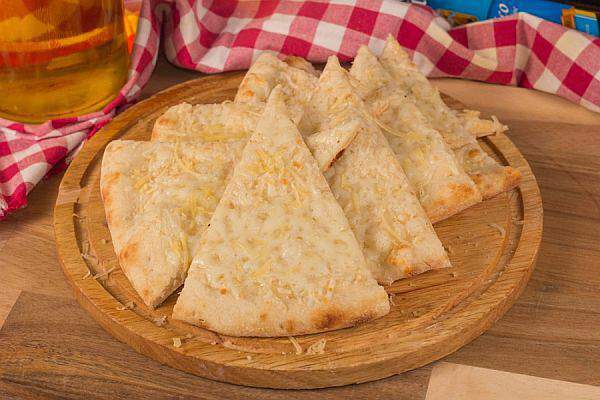 Луиджи - Фокачча с моцареллой