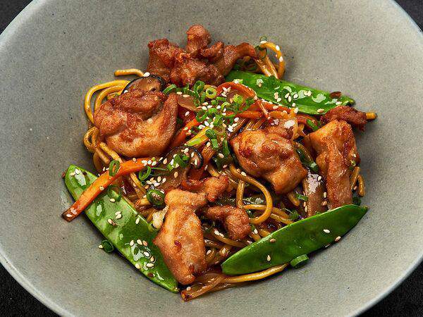 Ramen & Wok - Wok удон острый терияки с курицей