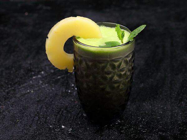 Navat - Смузи из ананаса с щавелем