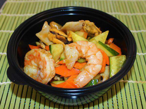 Айда рыба - Салат с морепродуктами