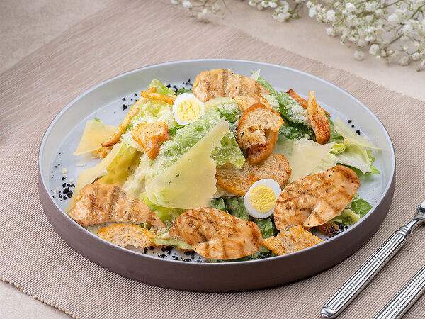 Grillage - Салат Цезарь с индейкой