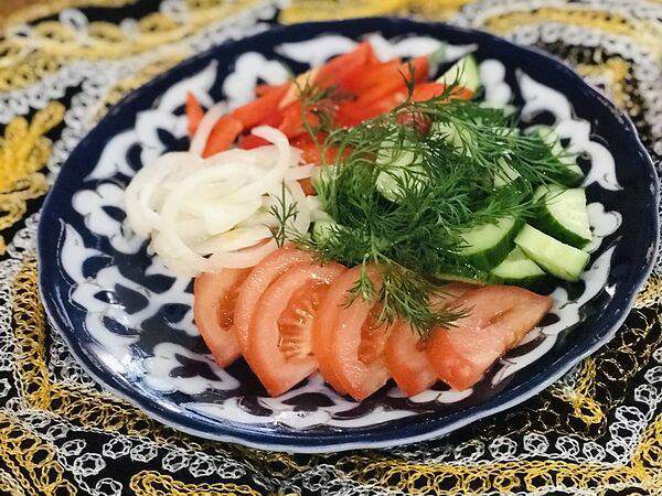 Лагман - Салат из свежих овощей