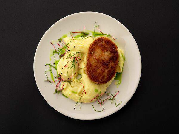 Bliss Bistro - Котлета из курицы с картофельным пюре