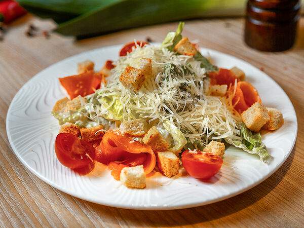 Чайхана Хавас - Салат Цезарь с лососем