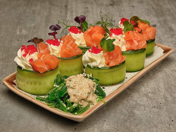 Останемся здесь - Авторская подача ролла Филадельфия по рецепту Дмитрия Терехова