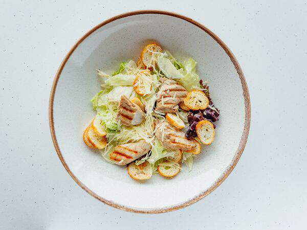 Утесов - Цезарь с куриной грудкой на гриле