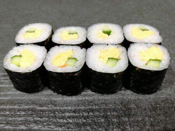 Sushi Life - Ролл со спаржей и огурчиком