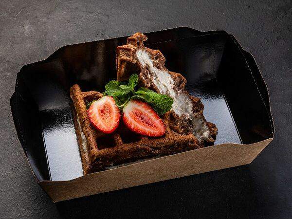 Best Food Sochi - Вафли шоколадные с бананом