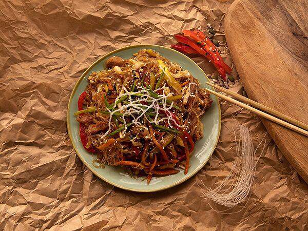 Делиssимо - Лапша с курицей и овощами