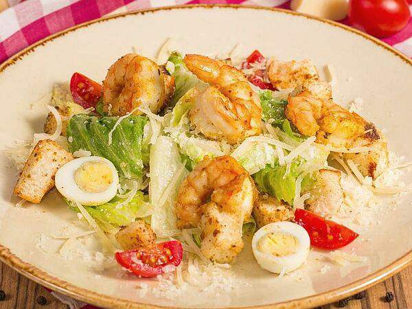 Луиджи - Цезарь с креветками-гриль