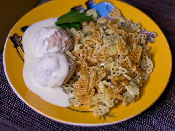 Алазани - Куриные шарики в сливочном соусе